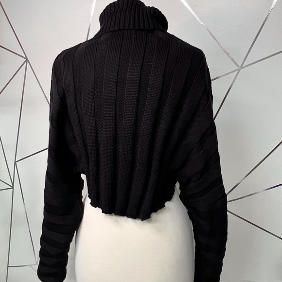 Cropped Turtleneck Knit Sweater - Picture 2 of 8